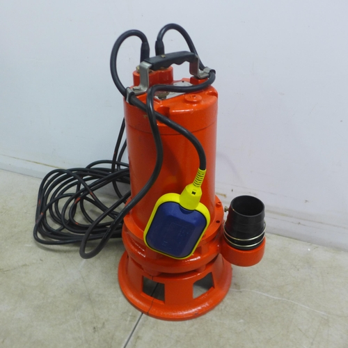 5084 - A boxed model WQ750SQG 230v single phase grinder sewage pump with float switch 08/0050* This lot is ... 