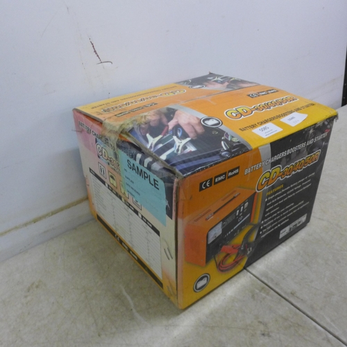 5085 - A boxed CD-30R battery charger/booster and starter 09/0559-1* This lot is subject to VAT