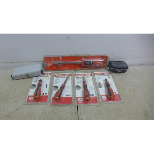 5238 - A quantity of assorted hand tools including a 0-25mm Hand Countersink, a 0-12.4mm Hand Countersink, ... 