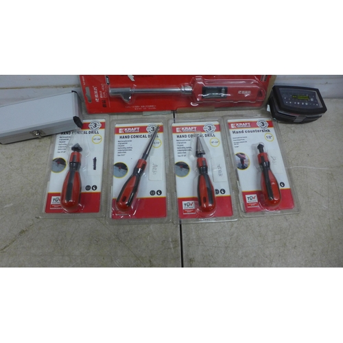 5238 - A quantity of assorted hand tools including a 0-25mm Hand Countersink, a 0-12.4mm Hand Countersink, ... 