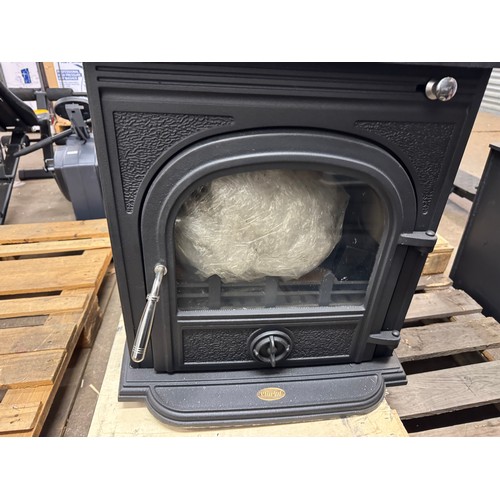 5269 - A Clarke Richmond II cast iron wood burning stove 21/0132* This lot is subject to VAT