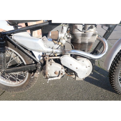 405 - An Ariel HT3-style trials motorcycle fitted with a 1950 350cc engine. The engine is stamped KL338  a... 