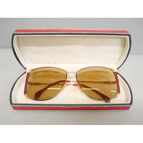 2295 - A pair of 1970s Carl Zeiss sunglasses, cased