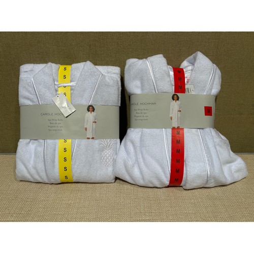 6136 - Carole Hochman Spa Wrap Robes in white, small & medium (338) *This lot is subject to Vat
