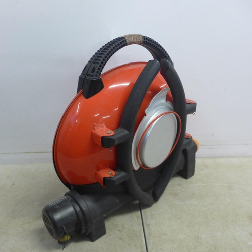 5034 - A 32 tonne welded bottle jack * This lot is subject to VAT