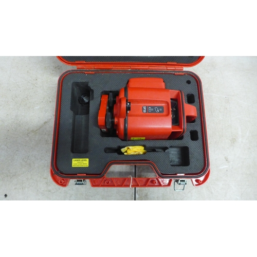 5039 - A cased SP30 automatic laser level