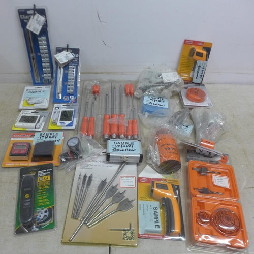 5070 - A large box of assorted tools and other items including an assorted screwdriver set, a Clarke Pro 9 ... 