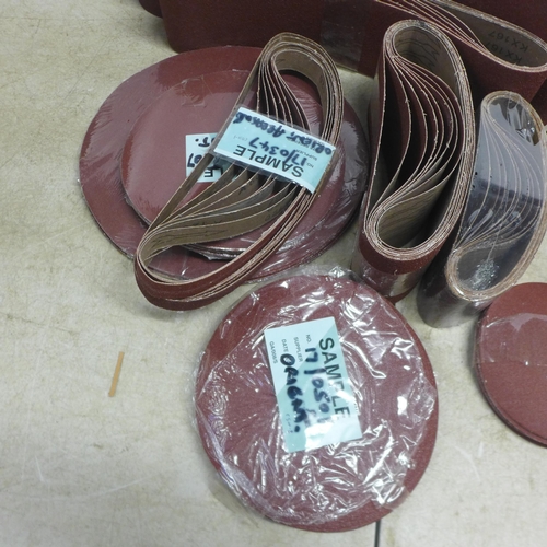 5076 - A large quantity of assorted sized sanding belts and discs
* This lot is subject to VAT