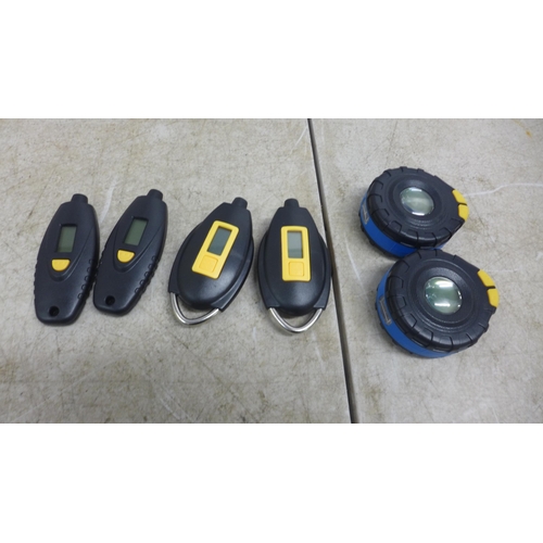 5090 - A quantity of tyre pressure gauges
* This lot is subject to VAT