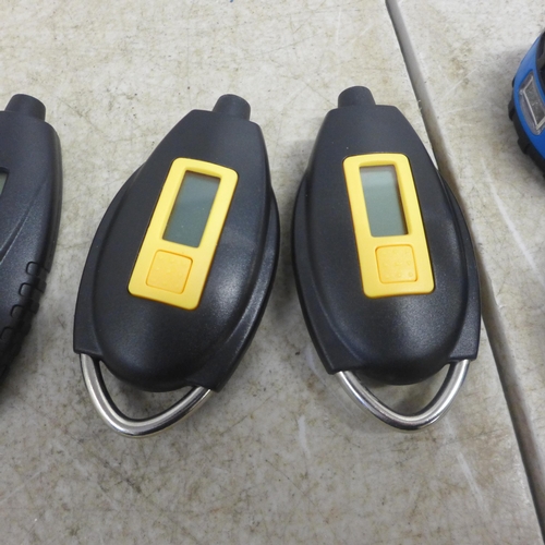 5090 - A quantity of tyre pressure gauges
* This lot is subject to VAT