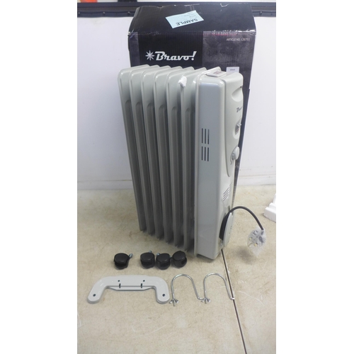 5094 - A boxed Bravo AO-3001 seven fin oil heater
* This lot is subject to VAT