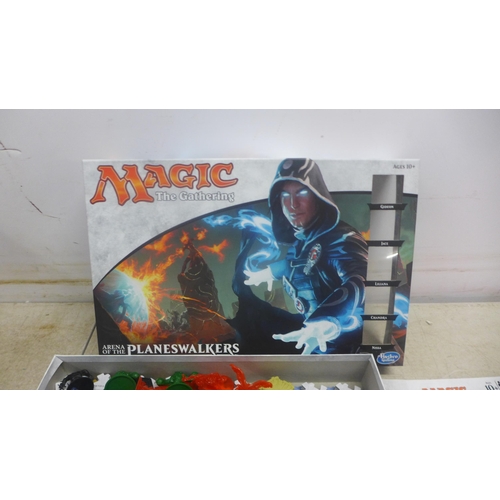 5102 - A Magic The Gathering Arena of the Planeswalkers Tactical board game set, a Talking Chess Master Che... 