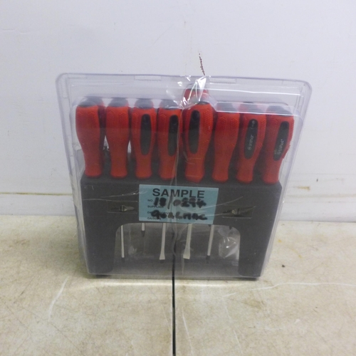 5111 - A Mr.Blacksmith 100 piece chrome vanadium screwdriver and bits set and a car cover in a bag
* This l... 