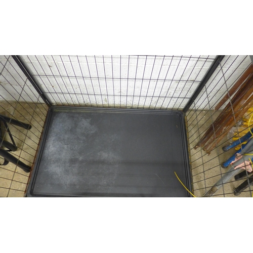 5217 - A large metal dog cage with plastic tray insert