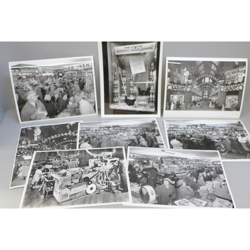 2028 - Nottingham local history, a collection of black and white photographs of the Council House shops and... 