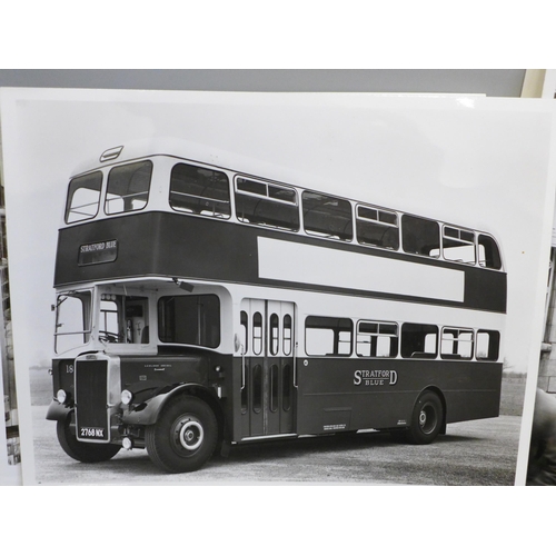 2028 - Nottingham local history, a collection of black and white photographs of the Council House shops and... 