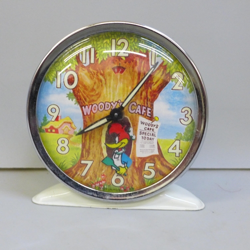 2030 - A novelty Woody Woodpecker clock