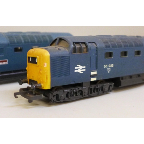 2035 - Three Lima Intercity 00 gauge model railway engines