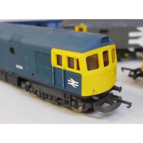 2048 - Five Lima Intercity 00 gauge model railway engines