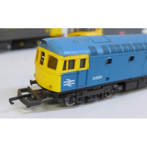 2048 - Five Lima Intercity 00 gauge model railway engines