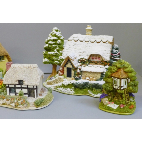 2076 - A collection of Lilliput Cottages, Christmas Cake, Christmas Light at The Bell Inn and Eamont Lodge ... 