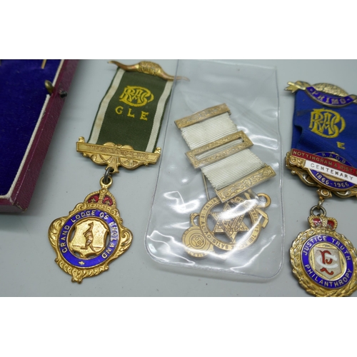 2191 - A collection of Masonic and RAOB medals and insignia