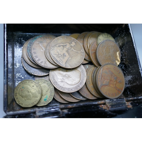 2196 - A collection of coins, mainly Victorian and Edwardian pennies