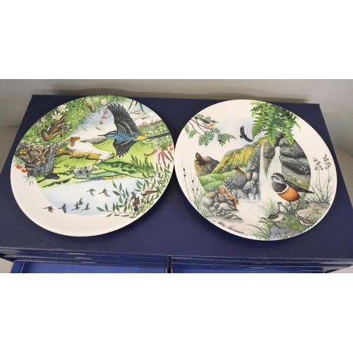 2210 - Eight Wedgwood collectors plates in original gift box drawers