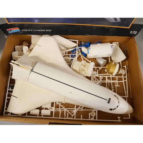 2223 - A Nasa Space Shuttle kit by Monogram, contents unchecked