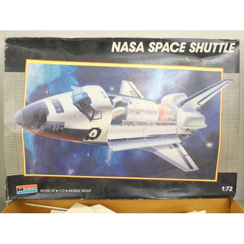 2223 - A Nasa Space Shuttle kit by Monogram, contents unchecked