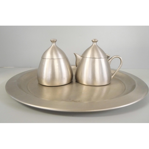 2235 - An Art Deco style metal tea service and tray