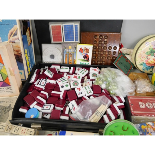 2248 - A box of vintage games, Mah-jong, Boggle, playing cards, solitaire, etc. **PLEASE NOTE THIS LOT IS N... 