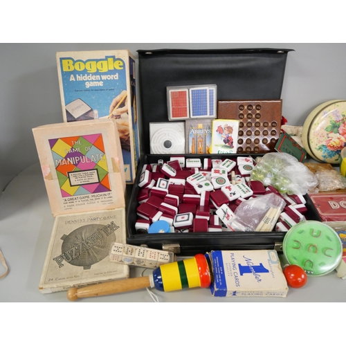 2248 - A box of vintage games, Mah-jong, Boggle, playing cards, solitaire, etc. **PLEASE NOTE THIS LOT IS N... 