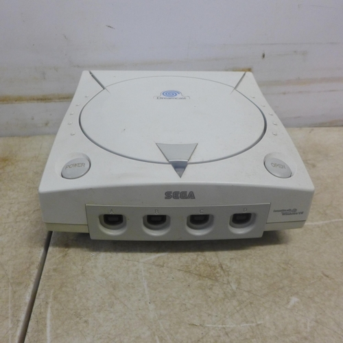 5105 - A quantity of retro games equipment including a Sega Dreamcast model HKT-3030 games console with 2 w... 