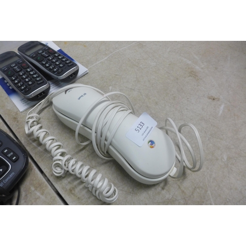 5133 - A quantity of landline phones