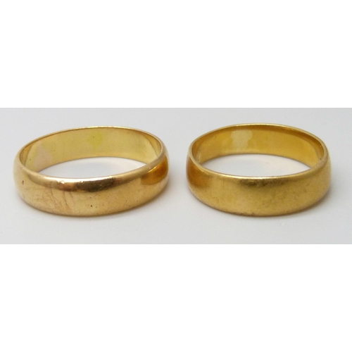 7001 - Two 22ct gold wedding rings, 4.1g, L and 4.3g, O