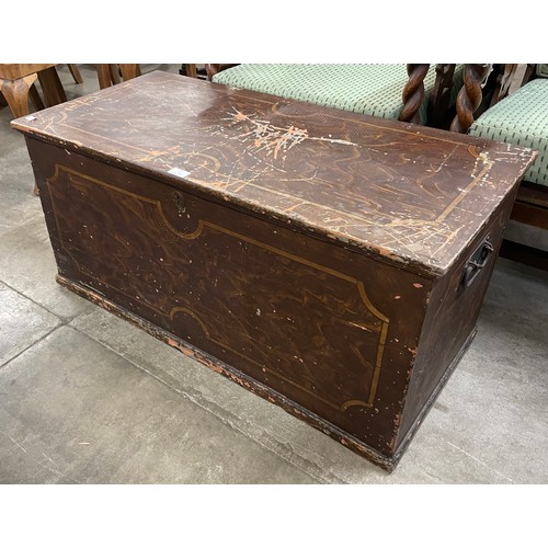 167 - A Victorian scumbled pine blanket box