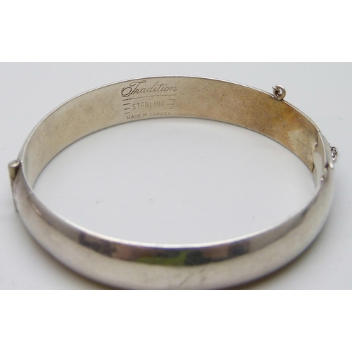 7051B - Two silver bangles, 31g