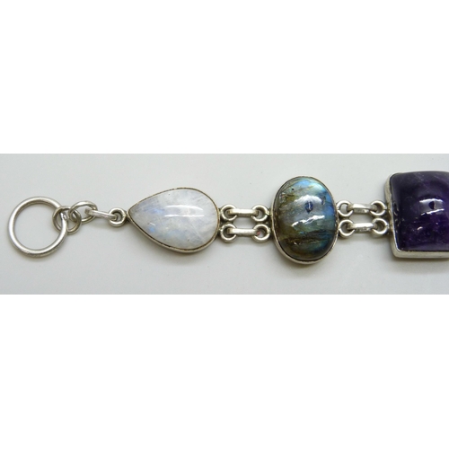 7051D - A silver bracelet set with labradorite, moonstone and amethyst, 43g, 19.5cm