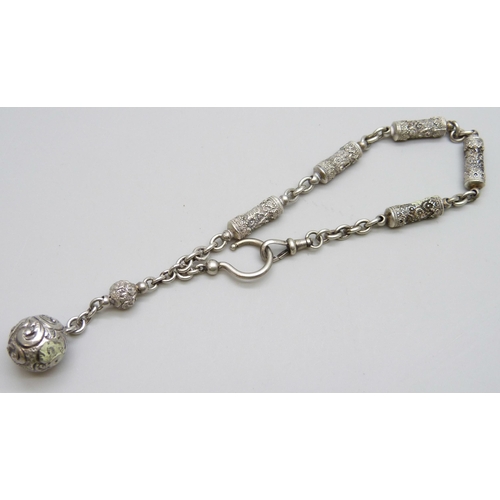 7089 - A white metal Albertina chain bracelet, 16g, 23.5cm