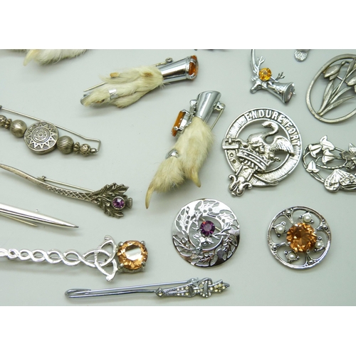 7130 - A collection of Scottish style costume jewellery