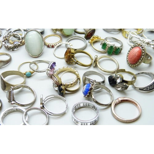 7133 - Over 80 costume rings