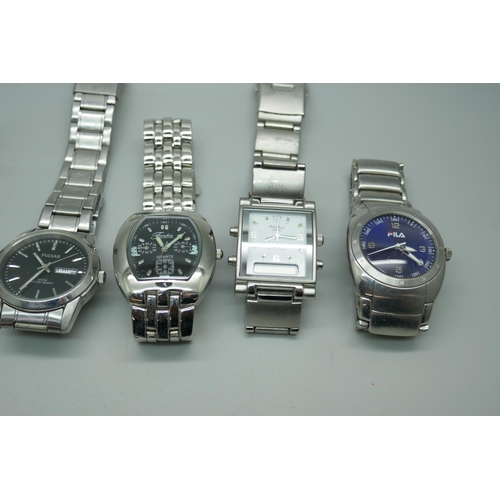 7175 - A collection of wristwatches including Pulsar