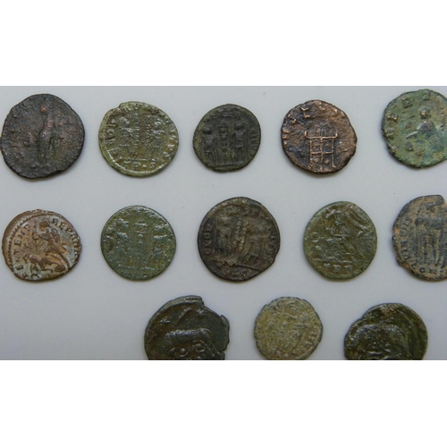 7196 - A collection of lower denomination Roman Coins (15 coins)