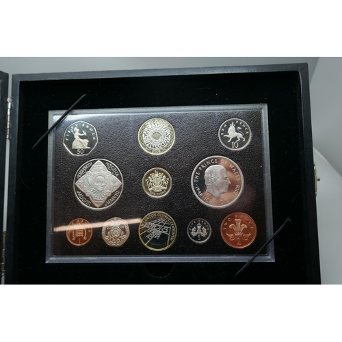 7218 - The Royal Mint 2008 Annual Coin Set, eleven coins, in uncirculated condition, housed in presentation... 