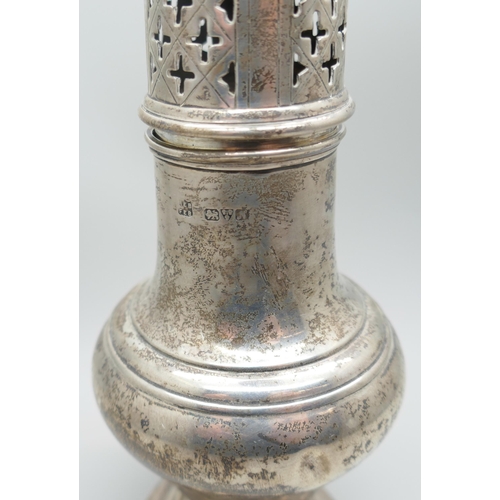 7229 - A silver sugar shaker, Herbert Edward Barker & Frank Ernest Barker, Chester 1913, 168g