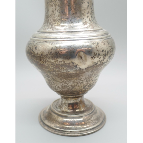 7229 - A silver sugar shaker, Herbert Edward Barker & Frank Ernest Barker, Chester 1913, 168g