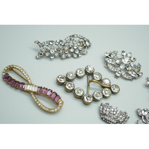 7235 - A collection of paste set jewellery including a crown brooch marked SCP England