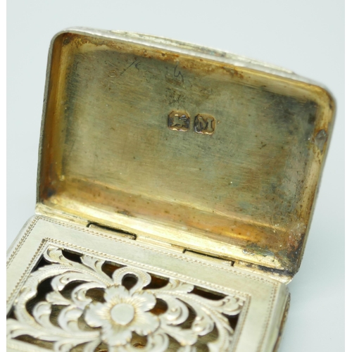 7245 - A Georgian silver vinaigrette, John Death, London 1807, 20g, 3.5 x 2.6cm