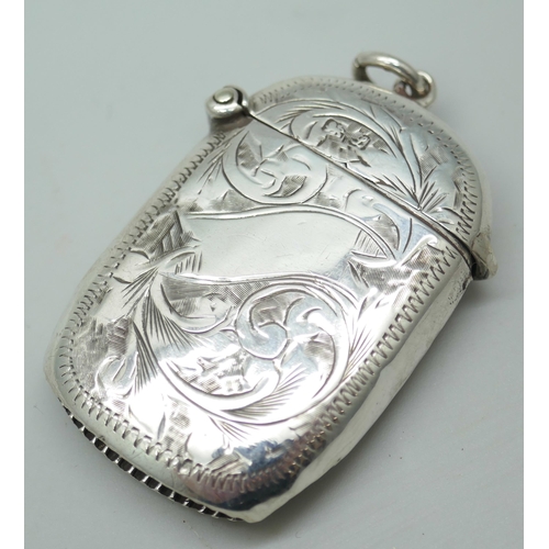 7253 - A silver vesta case, Chester 1911, 11g, 4cm